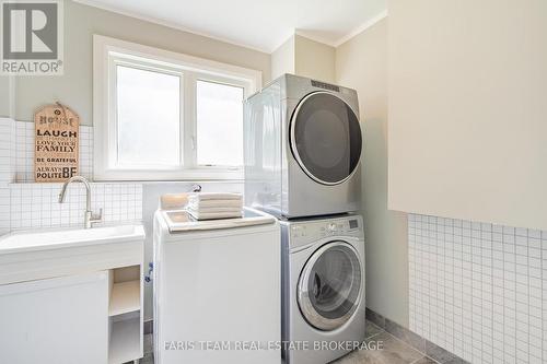 7 Duquette Court, Tiny, ON - Indoor Photo Showing Laundry Room