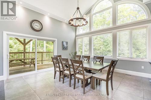 7 Duquette Court, Tiny, ON - Indoor Photo Showing Dining Room
