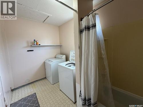 277 2Nd Avenue W, Melville, SK - Indoor Photo Showing Laundry Room