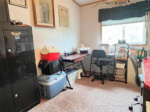 195 4Th Avenue, Rivers, MB - Indoor Photo Showing Office