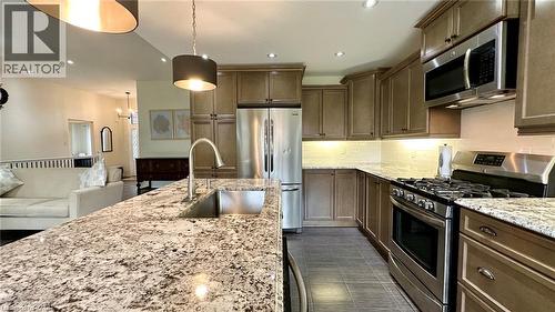 66 Driftwood Drive, Simcoe, ON - Indoor Photo Showing Kitchen With Upgraded Kitchen