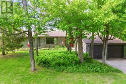 4 LEEWARD STREET Ottawa, ON K2E 5W5
