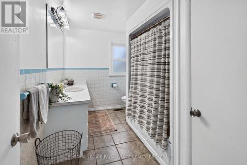 26 Mclean Boulevard, Perth, ON - Indoor Photo Showing Bathroom