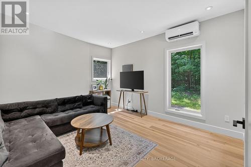 3063 Brewers Mills Road, Kingston (City North Of 401), ON - Indoor Photo Showing Living Room
