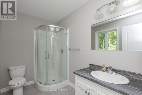 522 Hart Road, Callander, ON - Indoor Photo Showing Bathroom