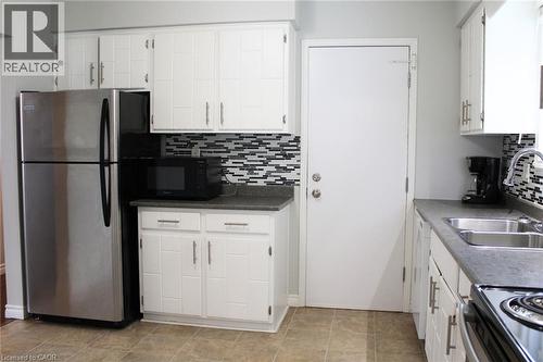 11 Wordsworth Place Unit# Upper, Kitchener, ON - Indoor Photo Showing Kitchen With Double Sink