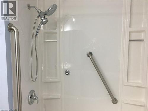 11 Wordsworth Place Unit# Upper, Kitchener, ON - Indoor Photo Showing Bathroom