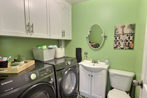 Salle d'eau - 2054 Boul. Témiscamingue, Rouyn-Noranda, QC - Indoor Photo Showing Laundry Room