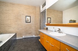 Salle de bains attenante à la CCP - 