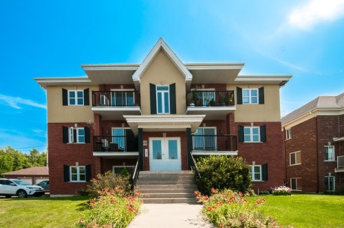 202-325 Rue Paul-Laplante  Saint-Jean-Sur-Richelieu, QC J2W 3B6