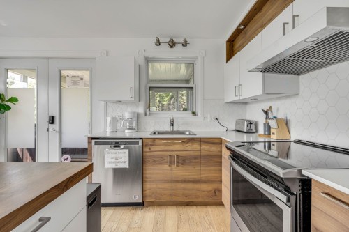 Cuisine - 765 Av. Ste-Brigitte, Sainte-Brigitte-De-Laval, QC - Indoor Photo Showing Kitchen