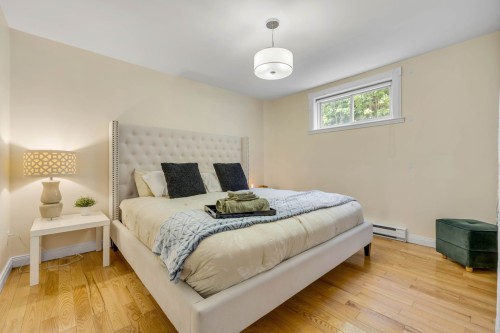 Chambre à coucher - 765 Av. Ste-Brigitte, Sainte-Brigitte-De-Laval, QC - Indoor Photo Showing Bedroom
