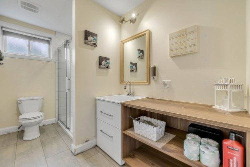 Salle de bains - 765 Av. Ste-Brigitte, Sainte-Brigitte-De-Laval, QC - Indoor Photo Showing Bathroom