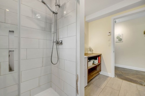 Salle de bains - 765 Av. Ste-Brigitte, Sainte-Brigitte-De-Laval, QC - Indoor Photo Showing Bathroom