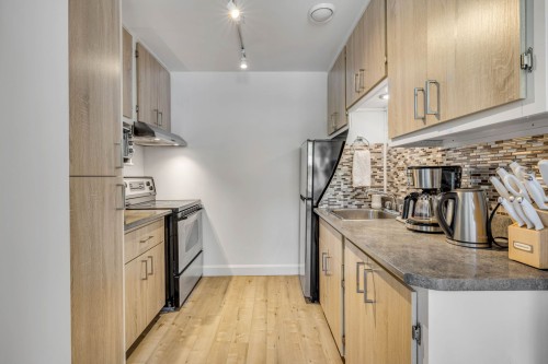 Cuisine - 765 Av. Ste-Brigitte, Sainte-Brigitte-De-Laval, QC - Indoor Photo Showing Kitchen