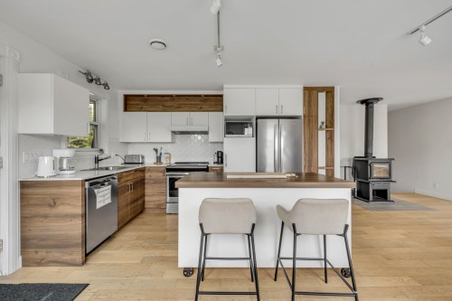 Cuisine - 765 Av. Ste-Brigitte, Sainte-Brigitte-De-Laval, QC - Indoor Photo Showing Kitchen