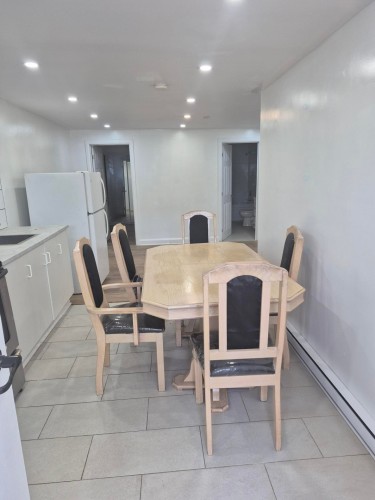 Dinette - 14A Rue De Bayeux, Laval (Laval-Des-Rapides), QC - Indoor Photo Showing Dining Room