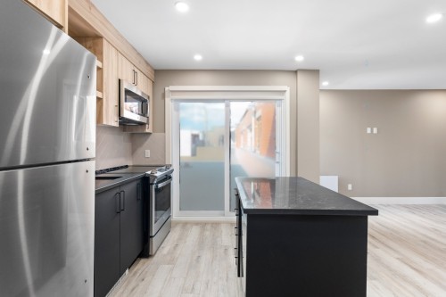 Cuisine - 2-6755 Rue Clark, Montréal (Rosemont/La Petite-Patrie), QC - Indoor Photo Showing Kitchen With Upgraded Kitchen