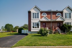 10 Rue de la Tramontane  Saint-Jean-Sur-Richelieu, QC J2W 2S6