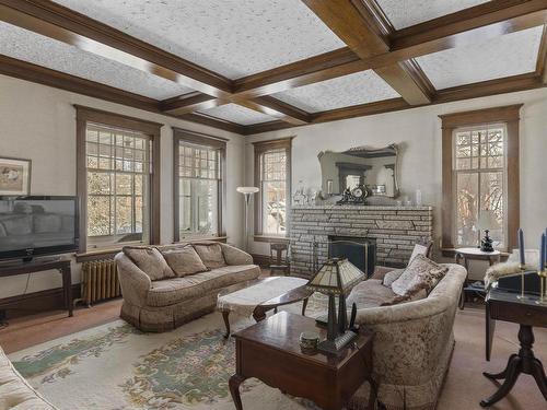 43 Summit Avenue, Thunder Bay, ON - Indoor Photo Showing Living Room With Fireplace