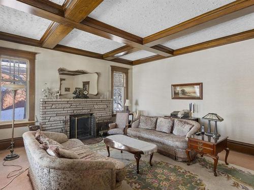 43 Summit Avenue, Thunder Bay, ON - Indoor Photo Showing Living Room With Fireplace