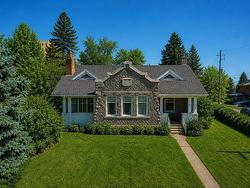 43 Summit Avenue  Thunder Bay, ON P7B 3N7