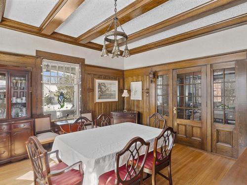 43 Summit Avenue, Thunder Bay, ON - Indoor Photo Showing Dining Room
