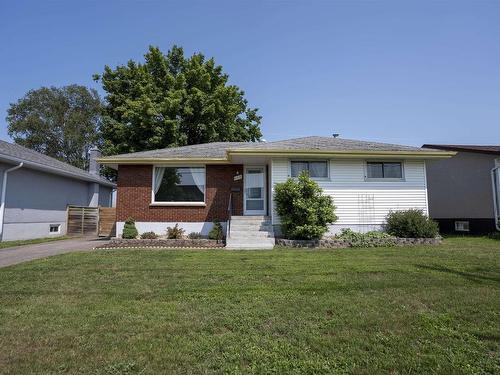 139 Churchill Drive W  Thunder Bay, ON P7C 1V6