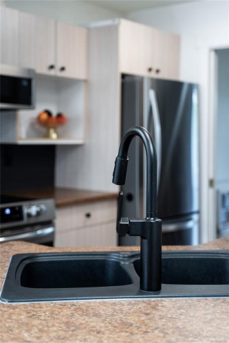 #9-2115 Amelia Ave, Sidney, BC 