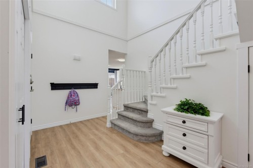 #9-2115 Amelia Ave, Sidney, BC 
