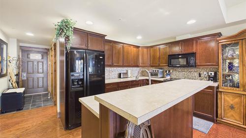 308-880 Dogwood Drive, Kimberley, BC - Indoor Photo Showing Kitchen