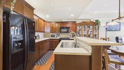 308-880 Dogwood Drive, Kimberley, BC - Indoor Photo Showing Kitchen With Double Sink