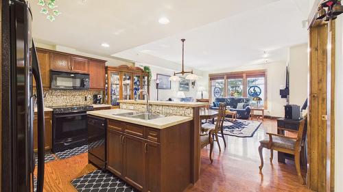 308-880 Dogwood Drive, Kimberley, BC - Indoor Photo Showing Kitchen With Double Sink