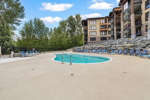 308-880 Dogwood Drive, Kimberley, BC - Outdoor With In Ground Pool