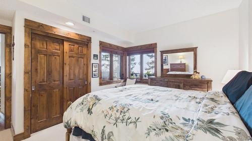 308-880 Dogwood Drive, Kimberley, BC - Indoor Photo Showing Bedroom