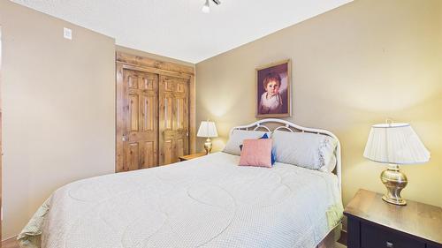 308-880 Dogwood Drive, Kimberley, BC - Indoor Photo Showing Bedroom