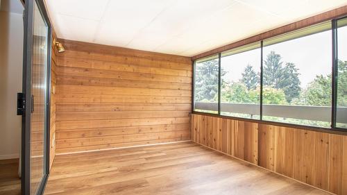 303-1075 Bernard Avenue, Kelowna, BC - Indoor Photo Showing Other Room
