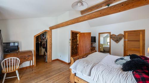 15-7080 Glenfir Road, Naramata, BC - Indoor Photo Showing Bedroom