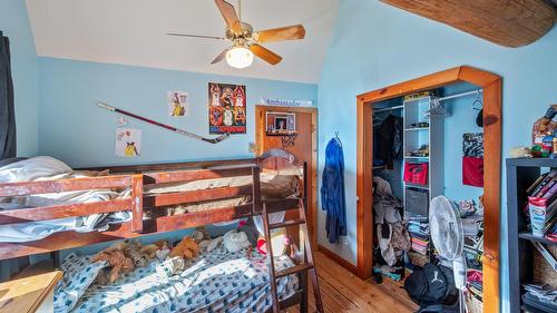 15-7080 Glenfir Road, Naramata, BC - Indoor Photo Showing Bedroom
