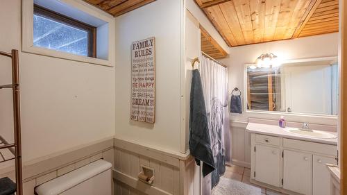 15-7080 Glenfir Road, Naramata, BC - Indoor Photo Showing Bathroom