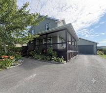 50 rue Valcourt  Saint-Quentin, NB E8A 2B3