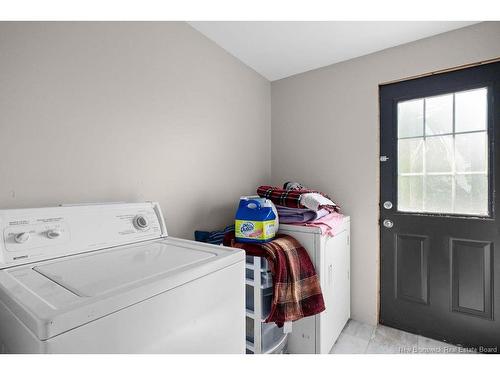 929-931 Amirault St, Dieppe, NB - Indoor Photo Showing Laundry Room