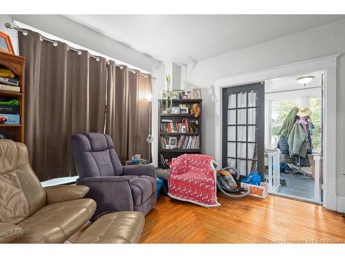 929-931 Amirault St, Dieppe, NB - Indoor Photo Showing Living Room