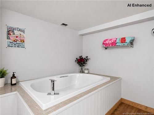929-931 Amirault St, Dieppe, NB - Indoor Photo Showing Bathroom
