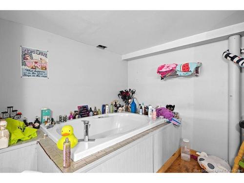 929-931 Amirault St, Dieppe, NB - Indoor Photo Showing Bathroom