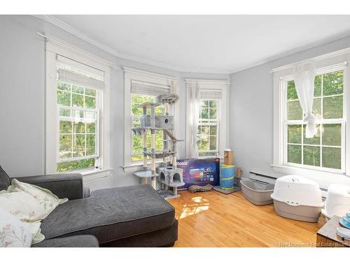 929-931 Amirault St, Dieppe, NB - Indoor Photo Showing Living Room