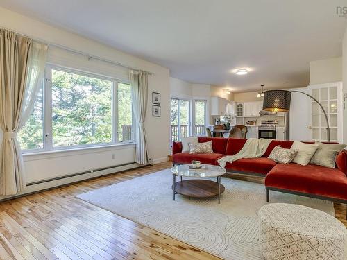 86 Stone Gate Drive, Halifax, NS - Indoor Photo Showing Living Room
