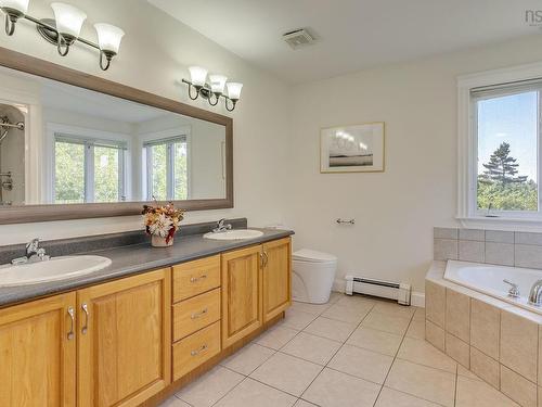 86 Stone Gate Drive, Halifax, NS - Indoor Photo Showing Bathroom