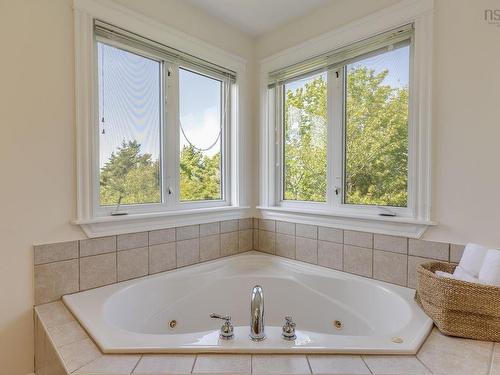 86 Stone Gate Drive, Halifax, NS - Indoor Photo Showing Bathroom