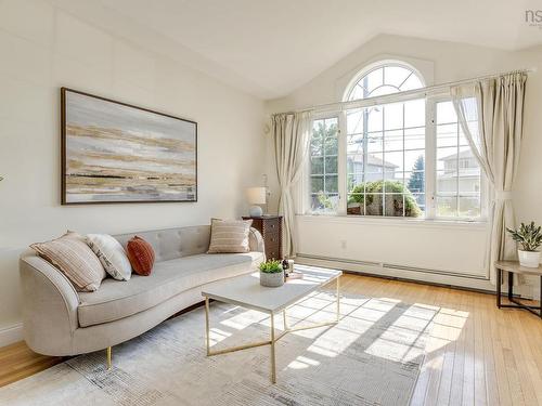 86 Stone Gate Drive, Halifax, NS - Indoor Photo Showing Living Room